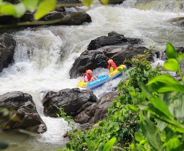 waterfalls near da nang